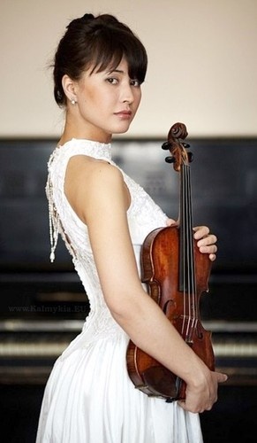 Амулана Очирова