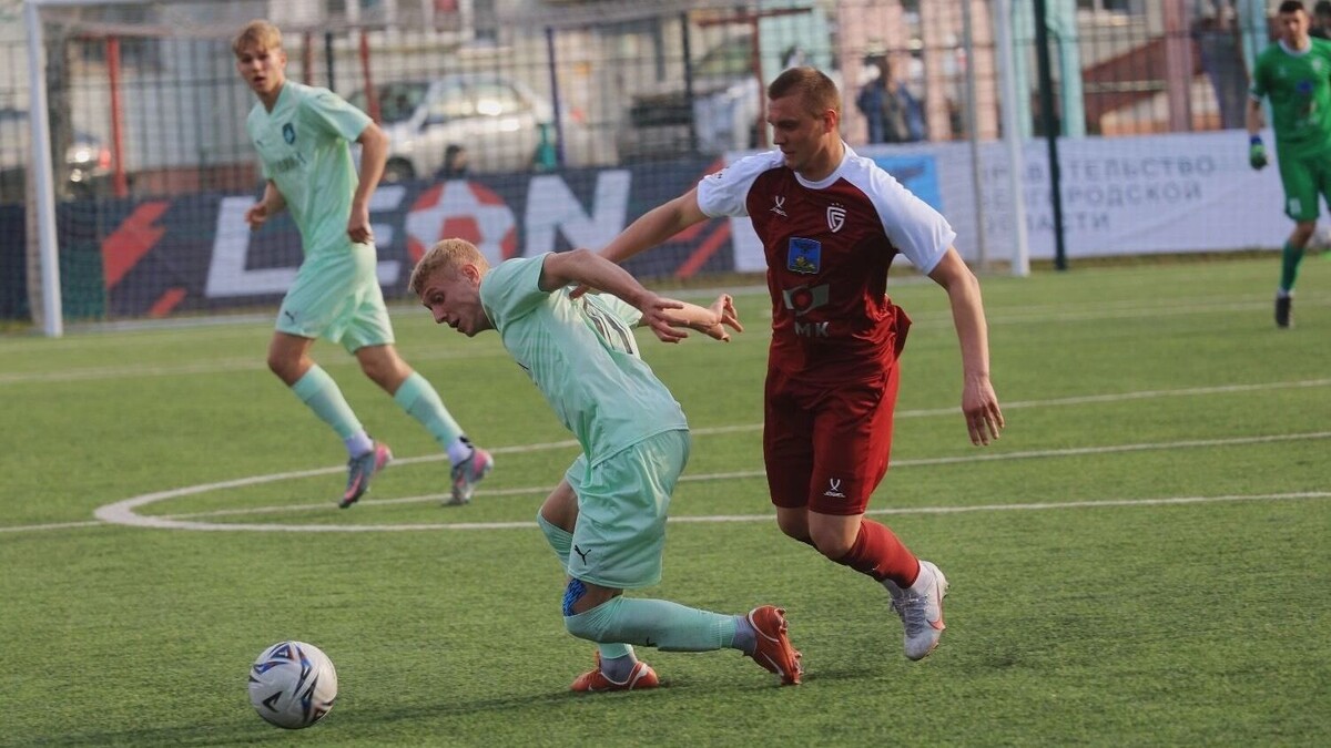    Родное поле помогло белгородцам одержать сокрушительную победу   vk.com/fc_salyutbgd