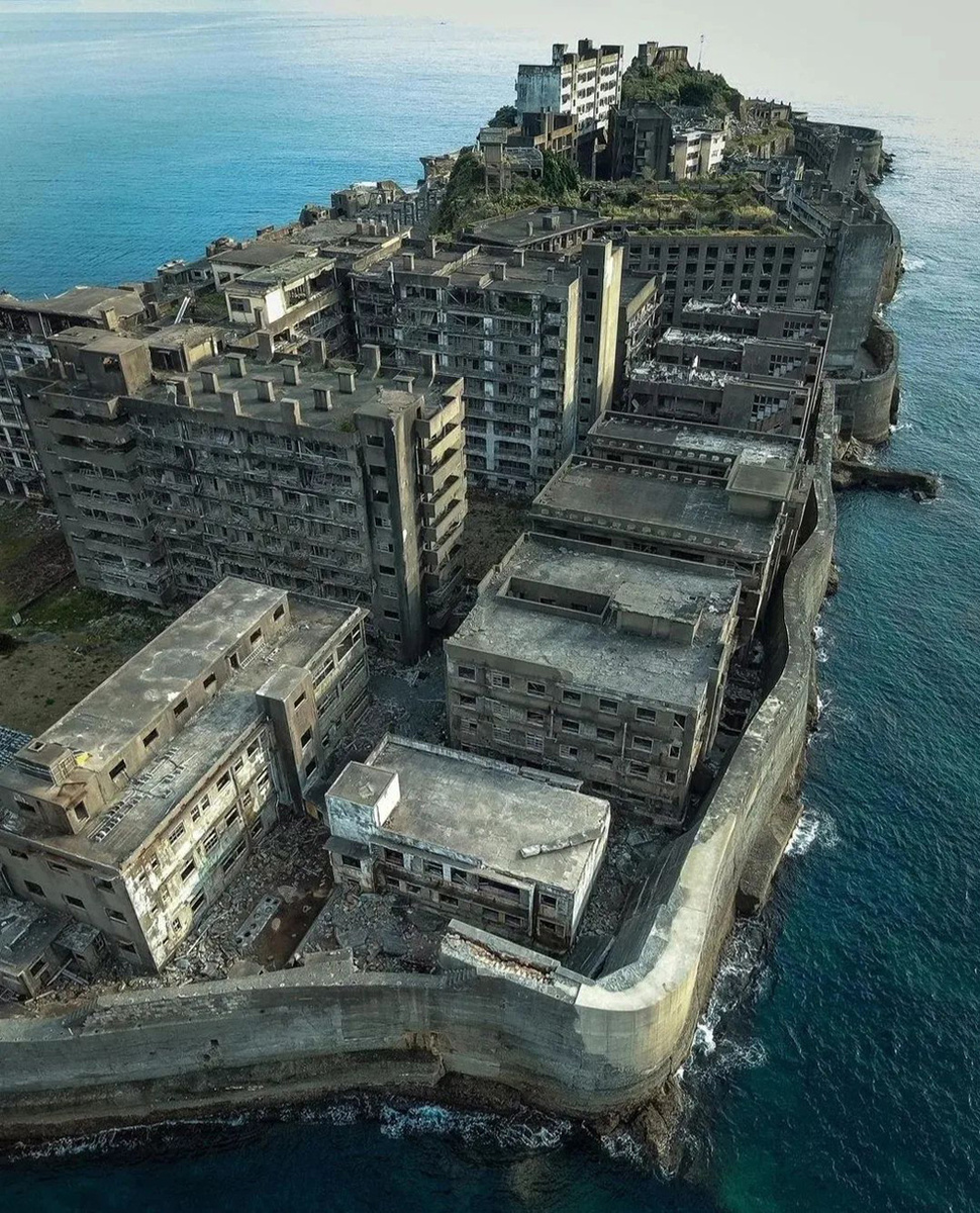 Хасима - заброшенный остров-город