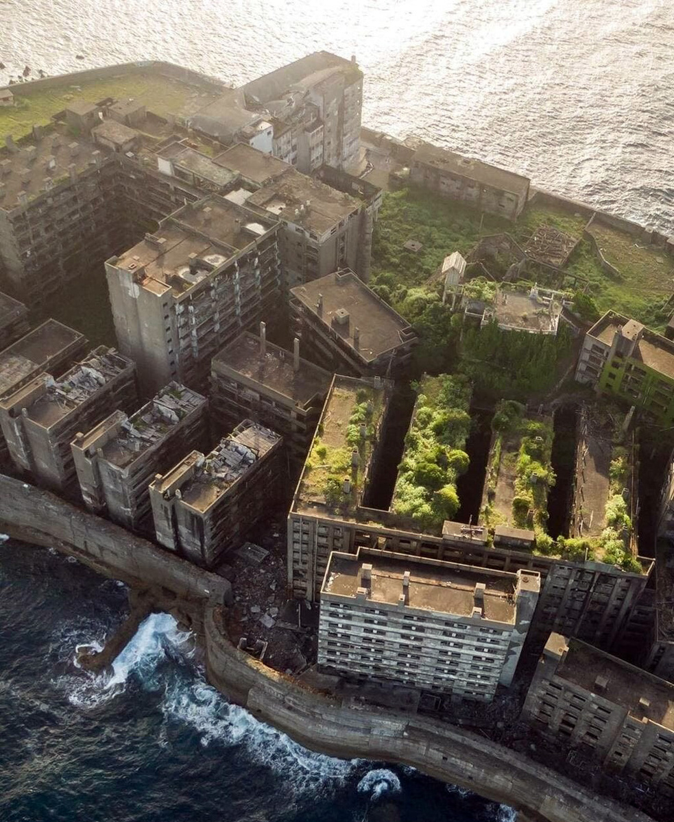 Хасима - заброшенный остров-город