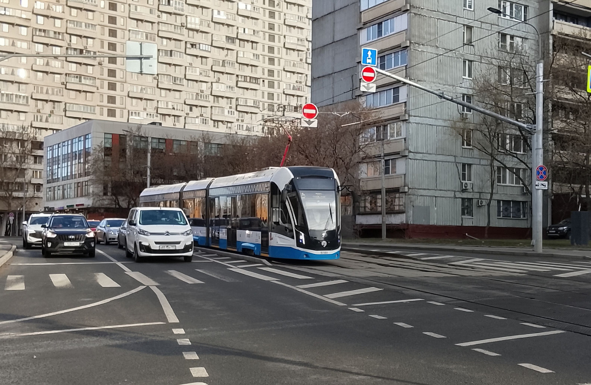 Весна в городе. Ул. Бориса Галушкина.