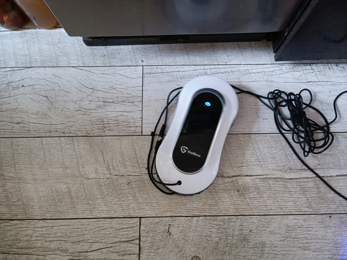 Да, и пол робот-мойщик тоже может натереть. Но робот-пылесос делает это быстрее и эффективней