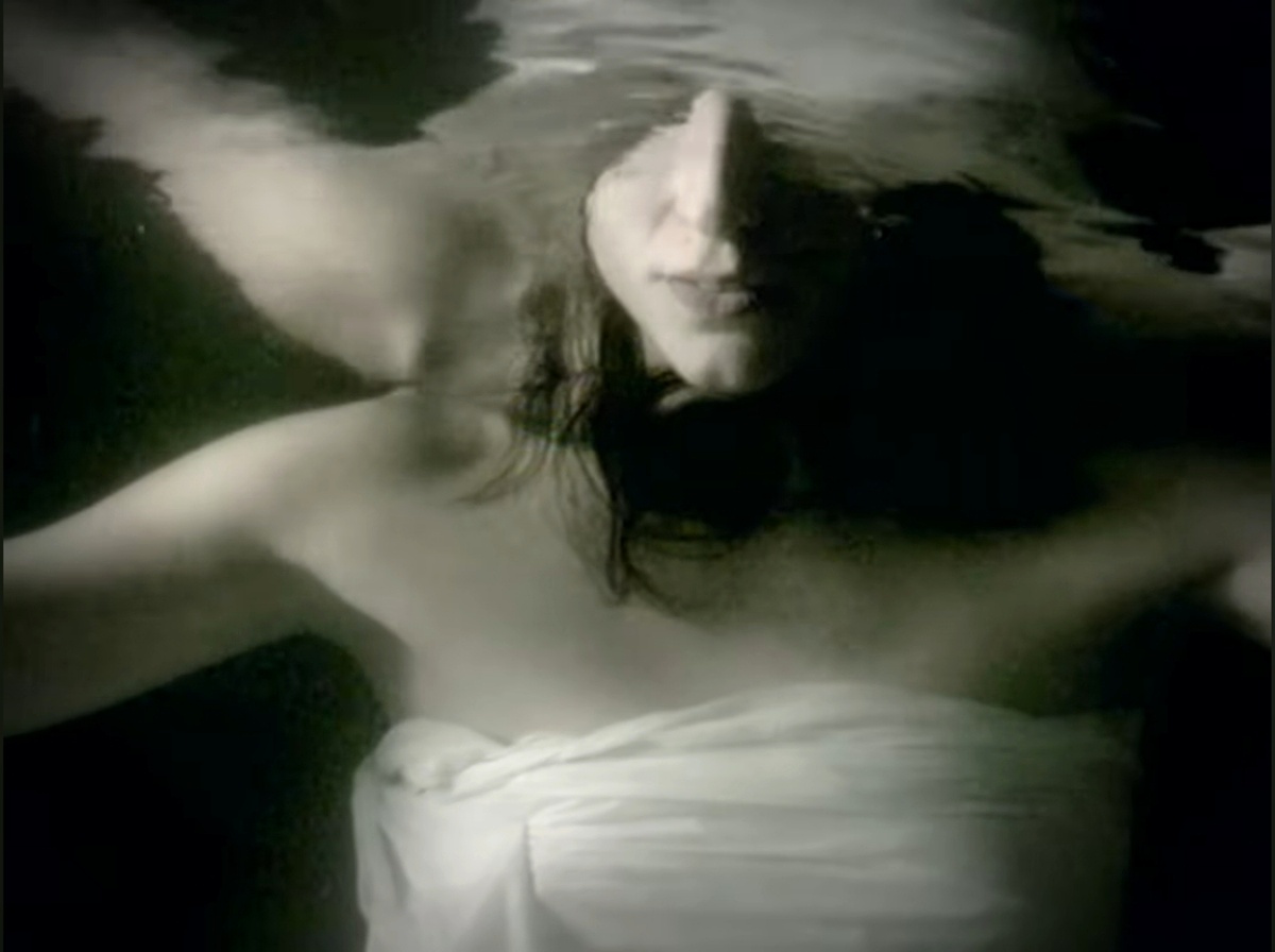 Иллюстрация: кадр из клипа Bebe — Siempre Me Quedará