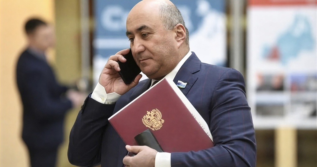 Скандального депутата Армена Карапетяна изгоняют из свердловского Заксобрания