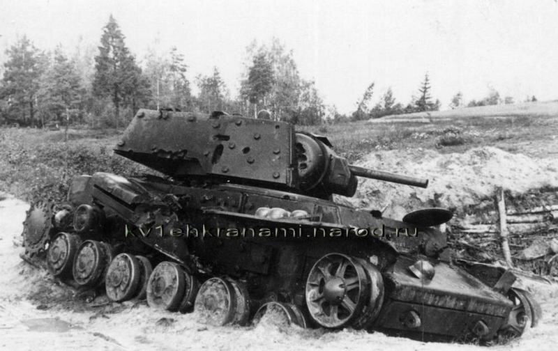 Танк КВ-1 производства ЛКЗ выпуска июня 1941 года с заводским номером М-4790 лейтенанта Ярошко (коллекция автора)