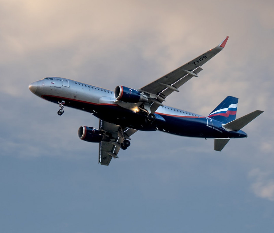    Авиабилеты по России подешевели к майским праздникам — экономия до 20%