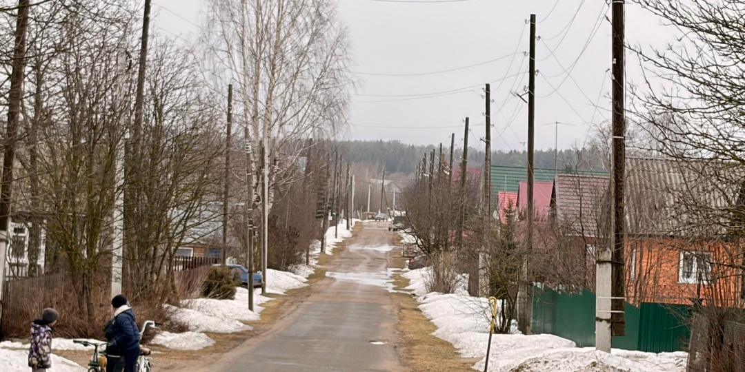 Тишина, грязь и махровая черемуха-призрак. Наша поездка в никуда, которая стала отдыхом