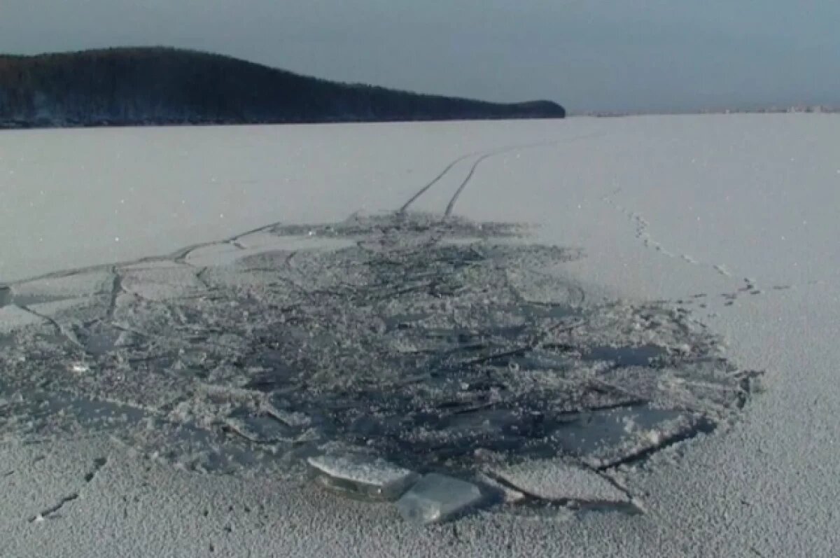   На озере Тургояк под Миассом лыжник провалился под лёд и погиб