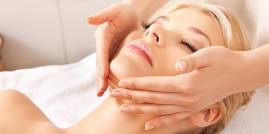 Идеальная кожа весной: как правильно сочетать пилинги, ретинол и витамин С