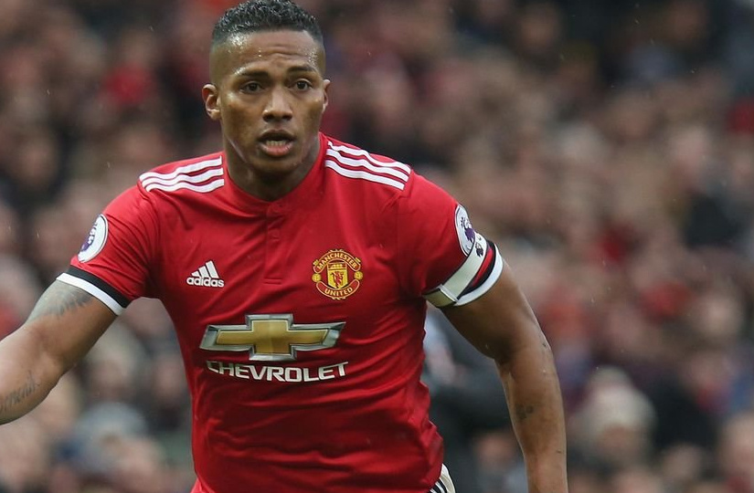 Экс-капитан МЮ Валенсия присоединился к любительскому клубу