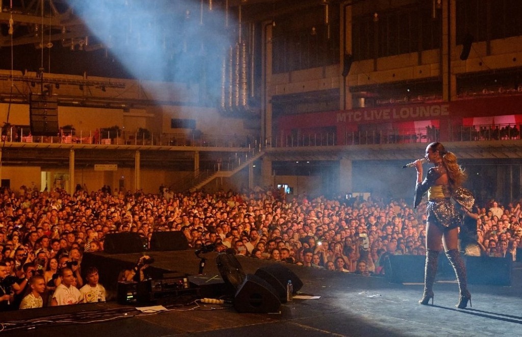    Фото © VK / Ольга Бузова / taxap