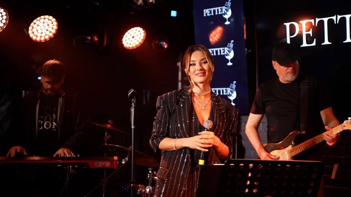 Мишель Серова 