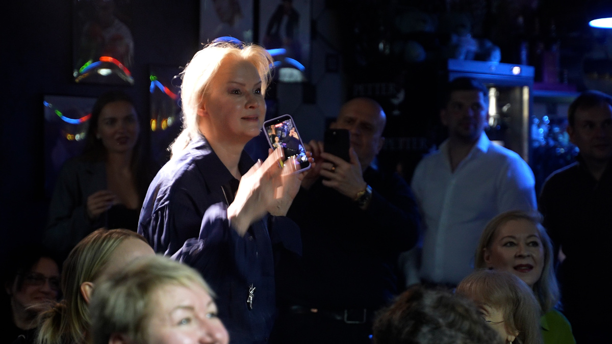 Елена Стебенева мама Мишель Серовой 