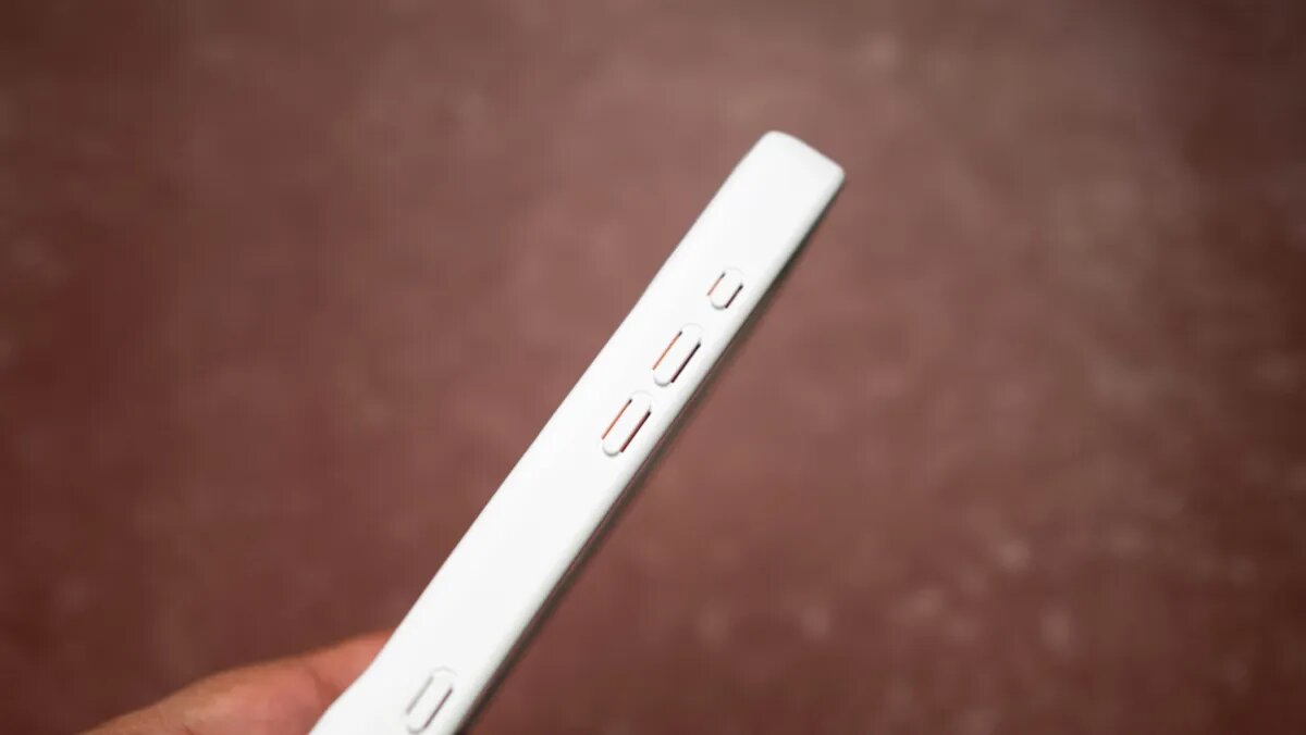    Анонсирован чехол для iPhone 17 Pro со встроенным экраном и слотом для microSD