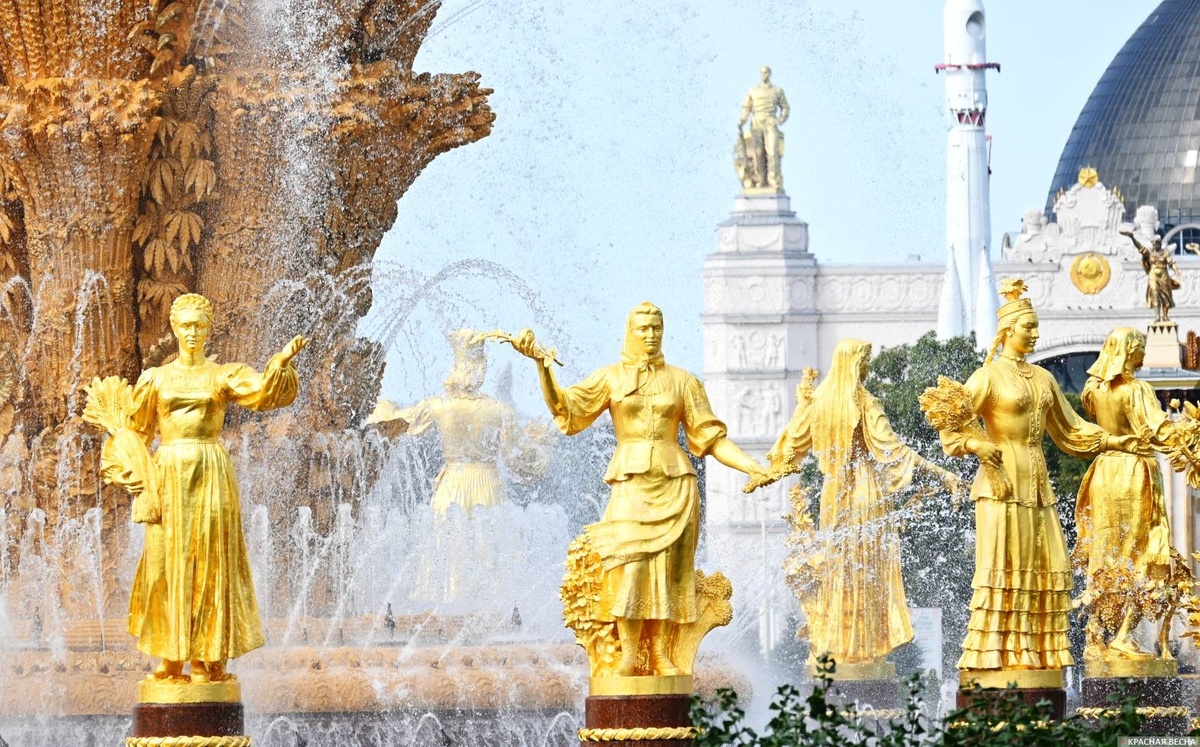     Фонтан «Дружба народов«. ВДНХ   
Иван Лазебный © ИА Красная Весна