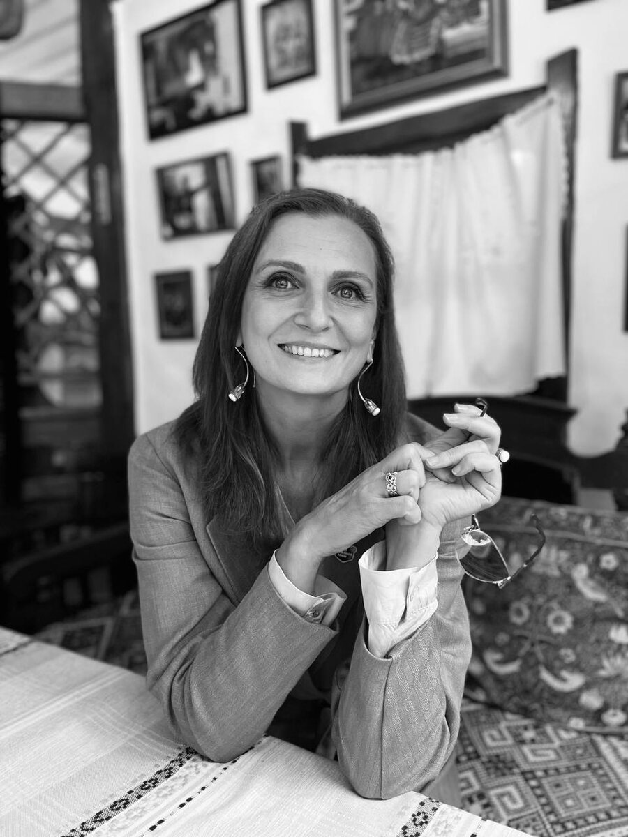 Елена Королькова-Ранкевич: аромапсихолог, психолог-сексолог, автор аромаритуала «Преображение женской энергии», ведущая семинаров и практик для женщин с 2009 года