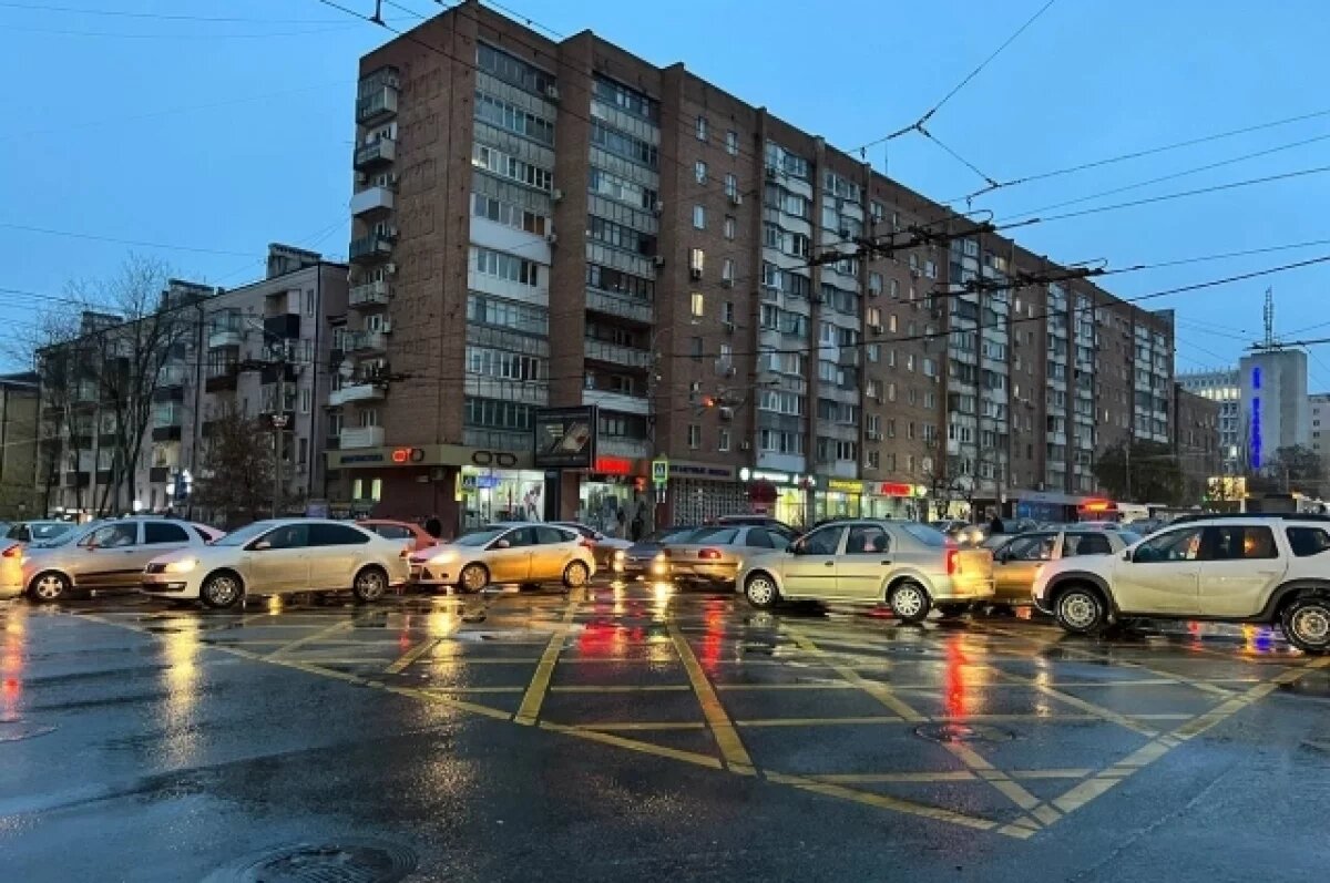    Утро 6 апреля в Ростове-на-Дону началось с серьёзных заторов