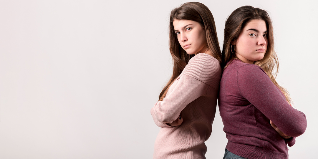 — Я тебе не свекровь, на моей шее ездить не позволю, — не выдержав, закричала Оля