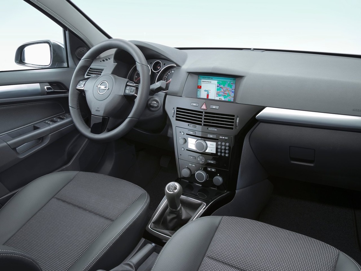Opel Astra H. 3/3