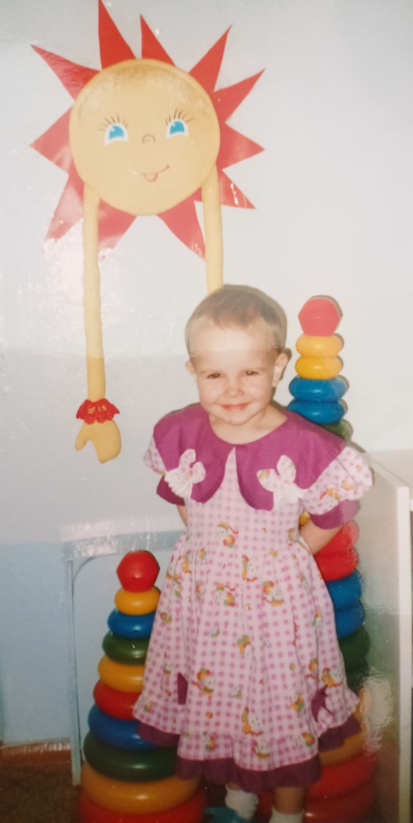 Доченька в саду. Сейчас ей уже 25 лет.