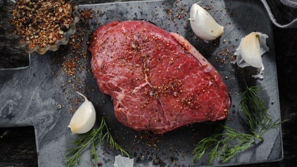 В говядине, которую продавали на алтайском рынке, обнаружили антибиотик