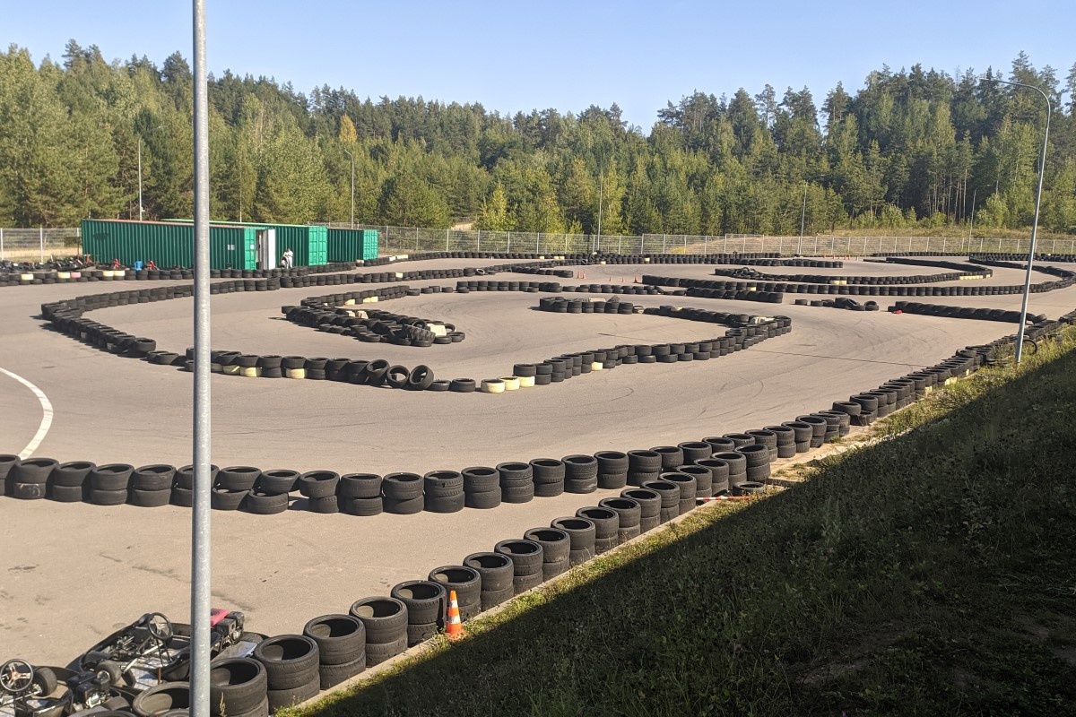    Мобильная картинговая трасса в Прилесье. Фото slivki.by