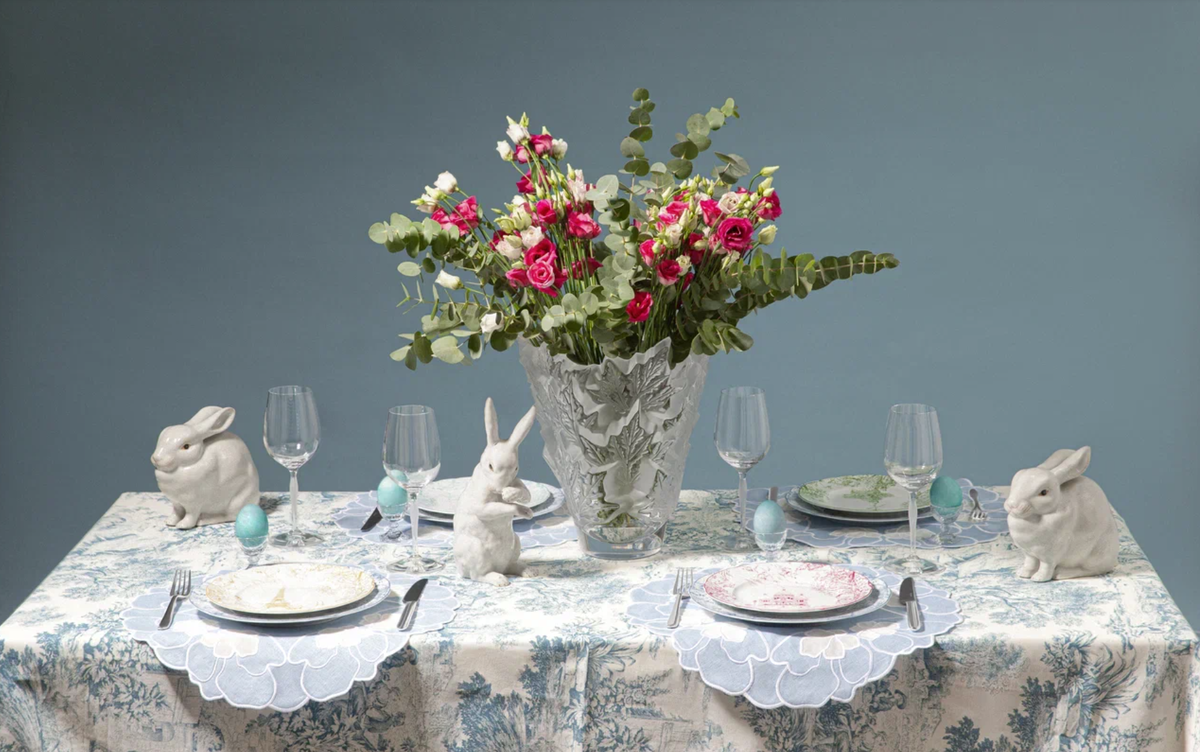 Сервировка с сервизом Bernardaud и хрусталём Lalique