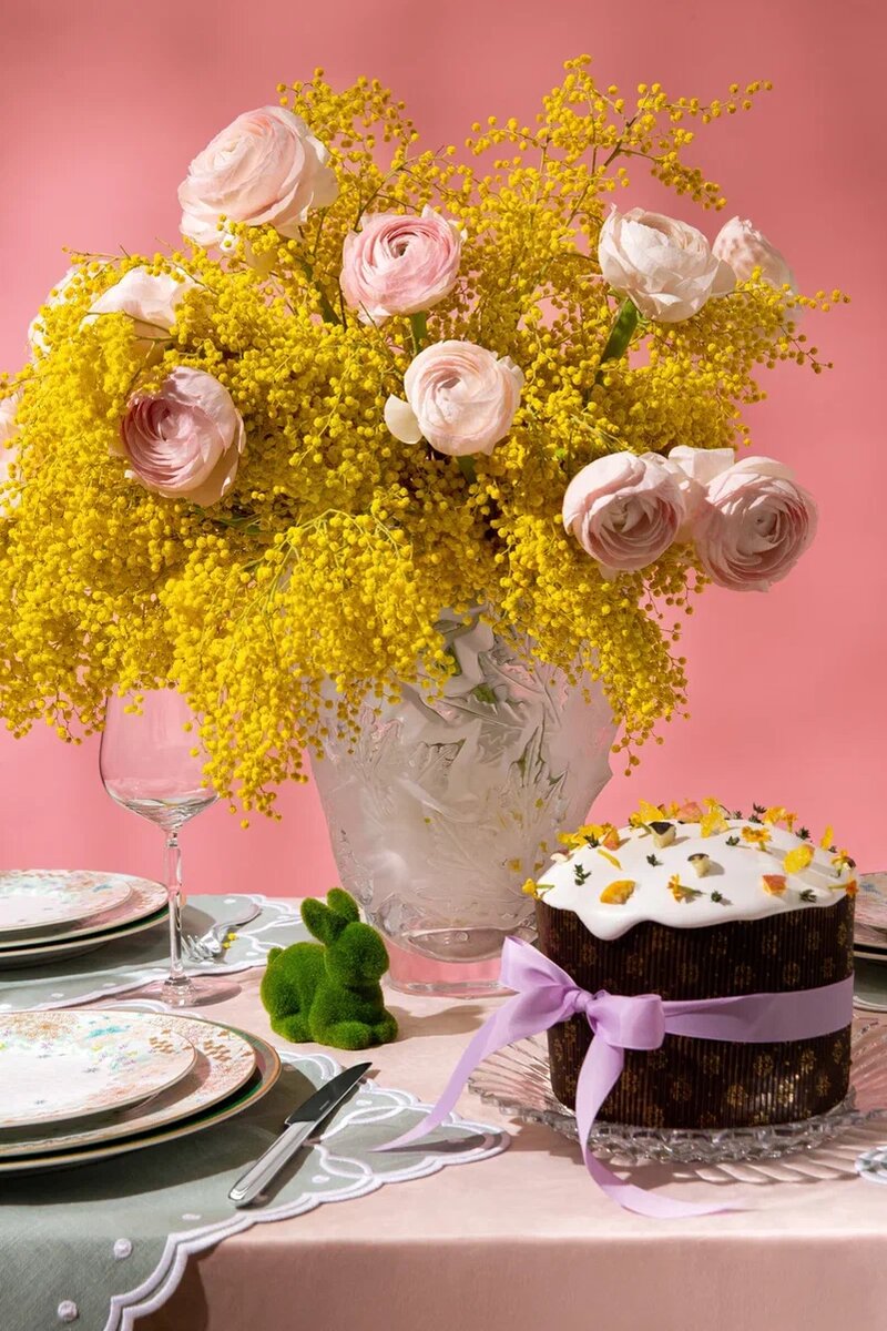 Цветочная композиция в вазе Lalique