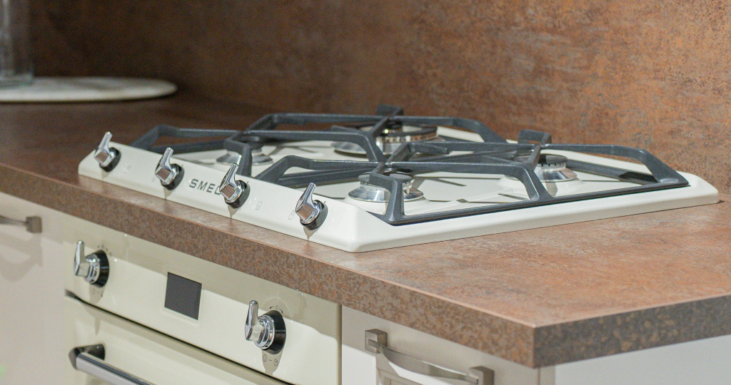 Штрафы, проверки, демонтаж: как изменились правила замены газовой плиты и к чему готовиться жильцам