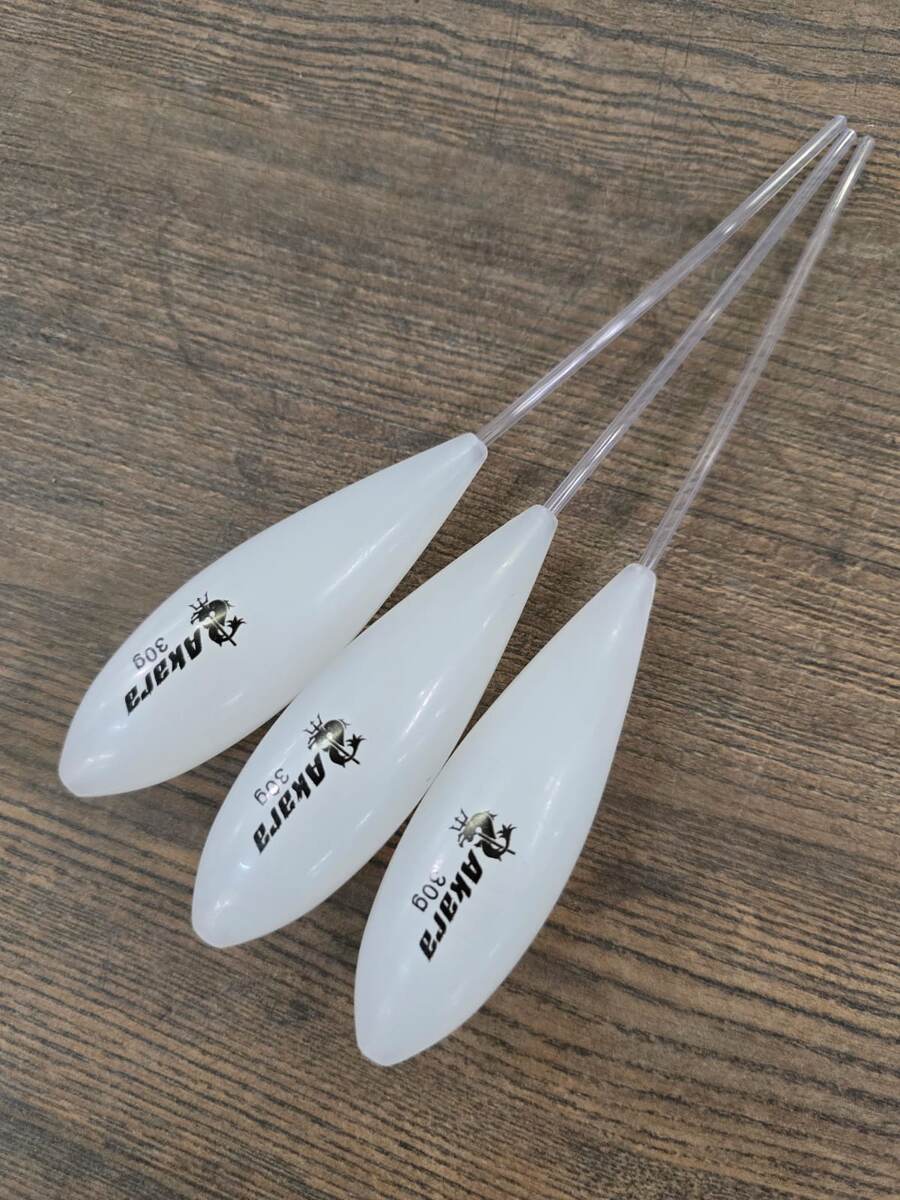 Плавающая бомбарда, белого цвета.