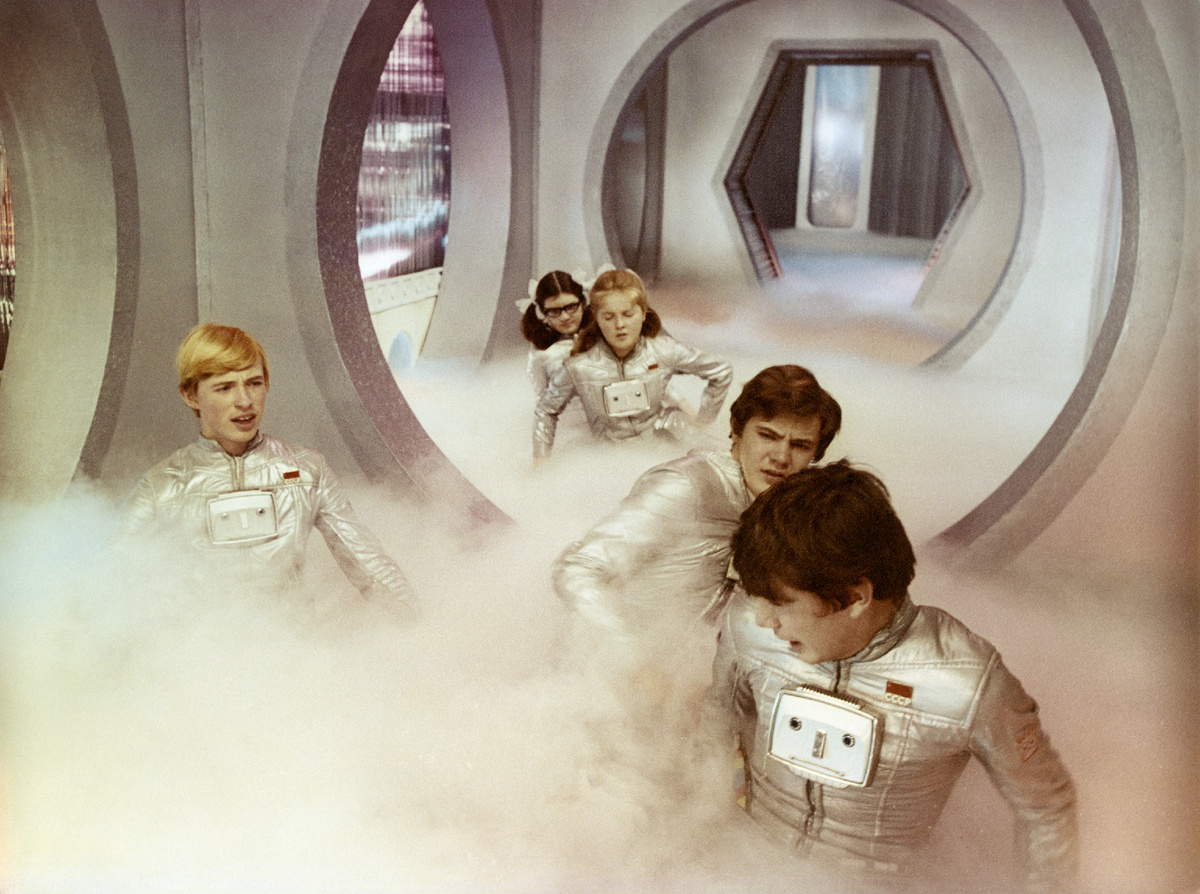 Кадр из фильма Киностудии Горького «Отроки во Вселенной»