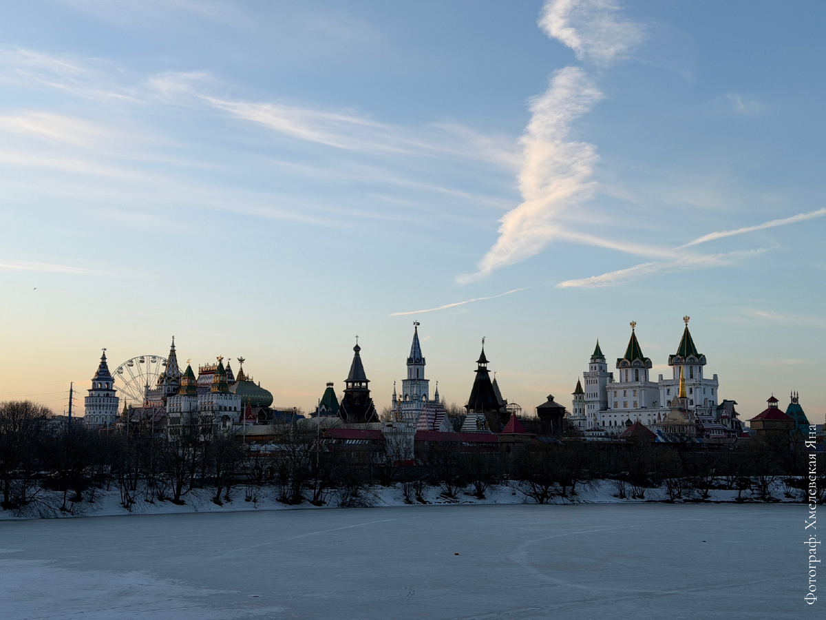 Вид на измайловский Кремль с острова