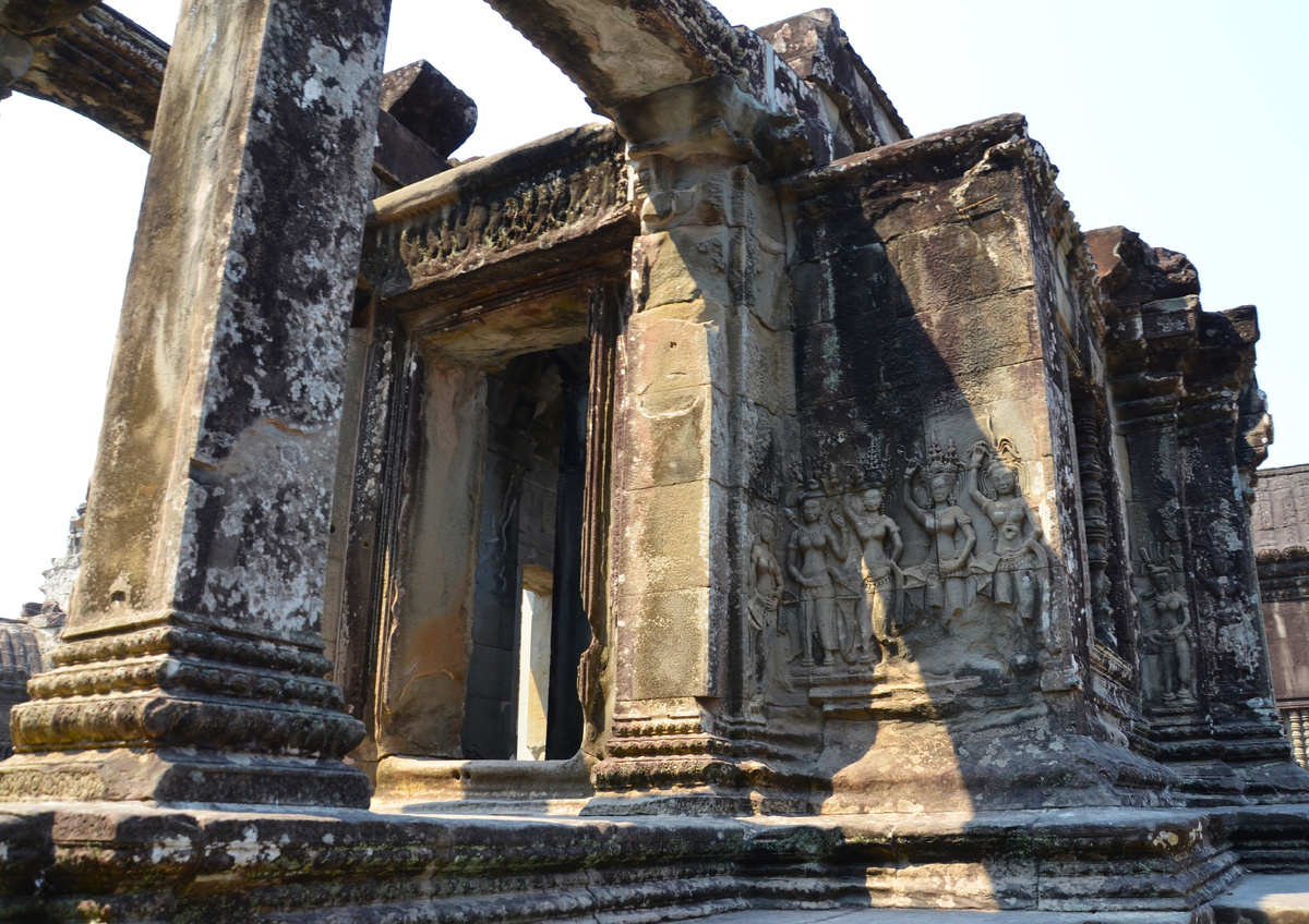 Апсары в Ангкор-Вате. Фото автора.