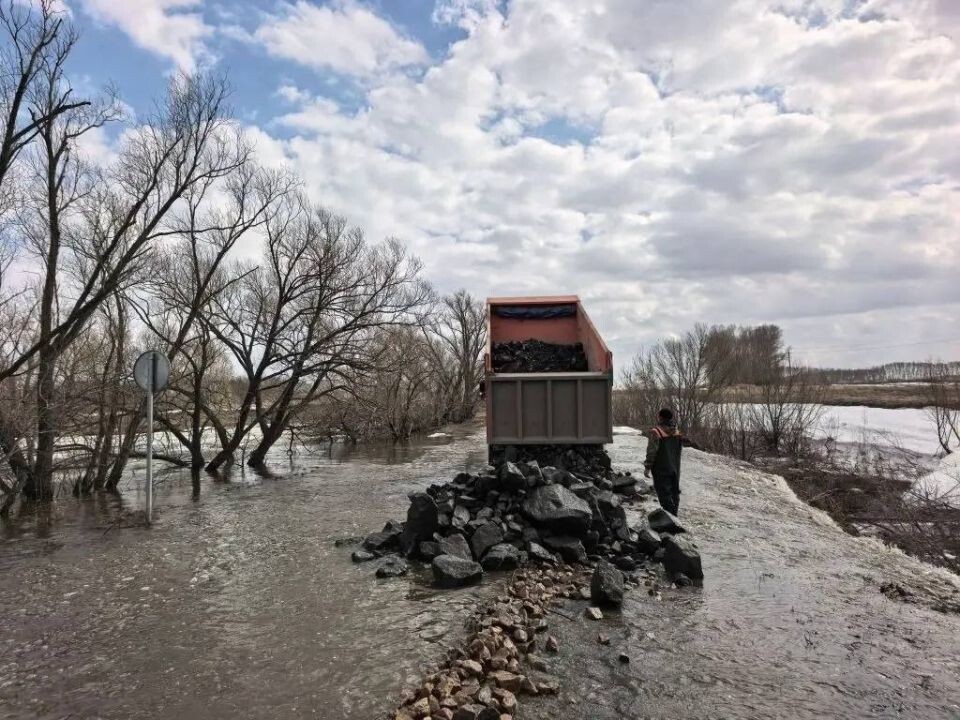    Дороге Мамонтово — Крестьянка в Мамонтовском районе. Источник: t.me/mintrans22