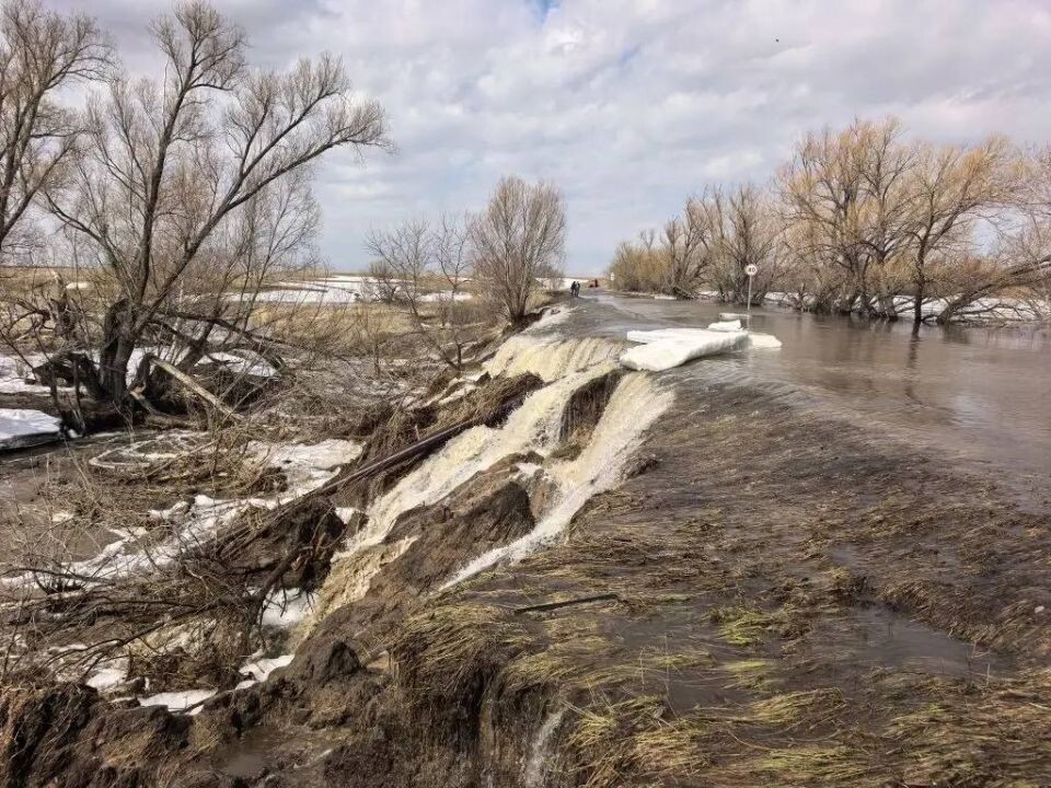    Дороге Мамонтово — Крестьянка в Мамонтовском районе. Источник: t.me/mintrans22