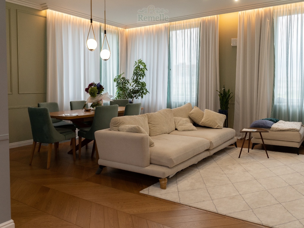 Выбирайте такой диван, который легко будет закрыть тканевым чехлом