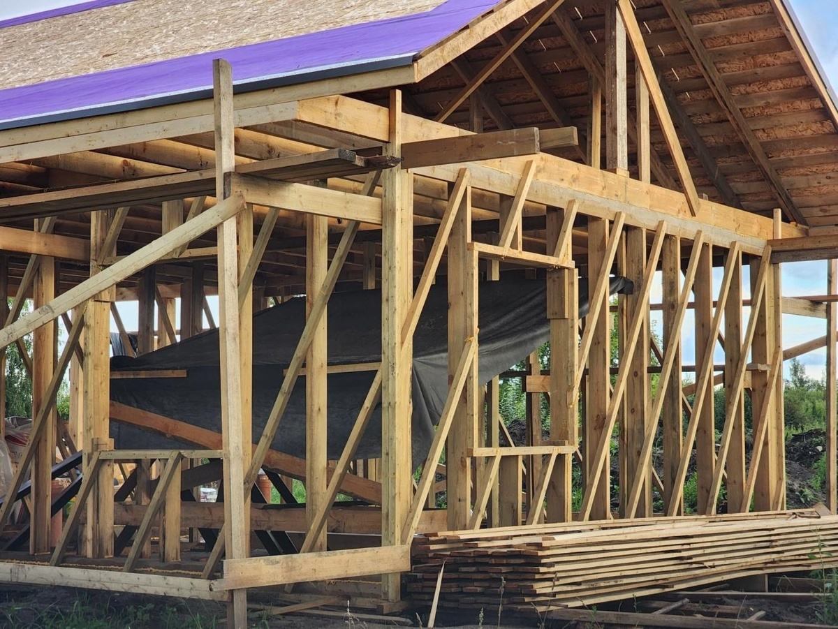 Устройство каркаса не по стандартам: кривая обрешетка