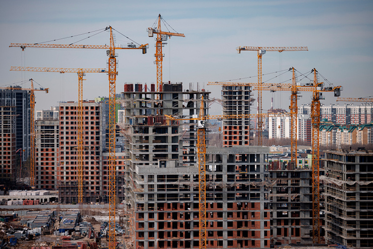    Выдано 654 разрешения на строительство на общую площадь в 6,1 млн кв. метров. Это на 19% выше показателя 2024 года.   
Фото: «БИЗНЕС Online»