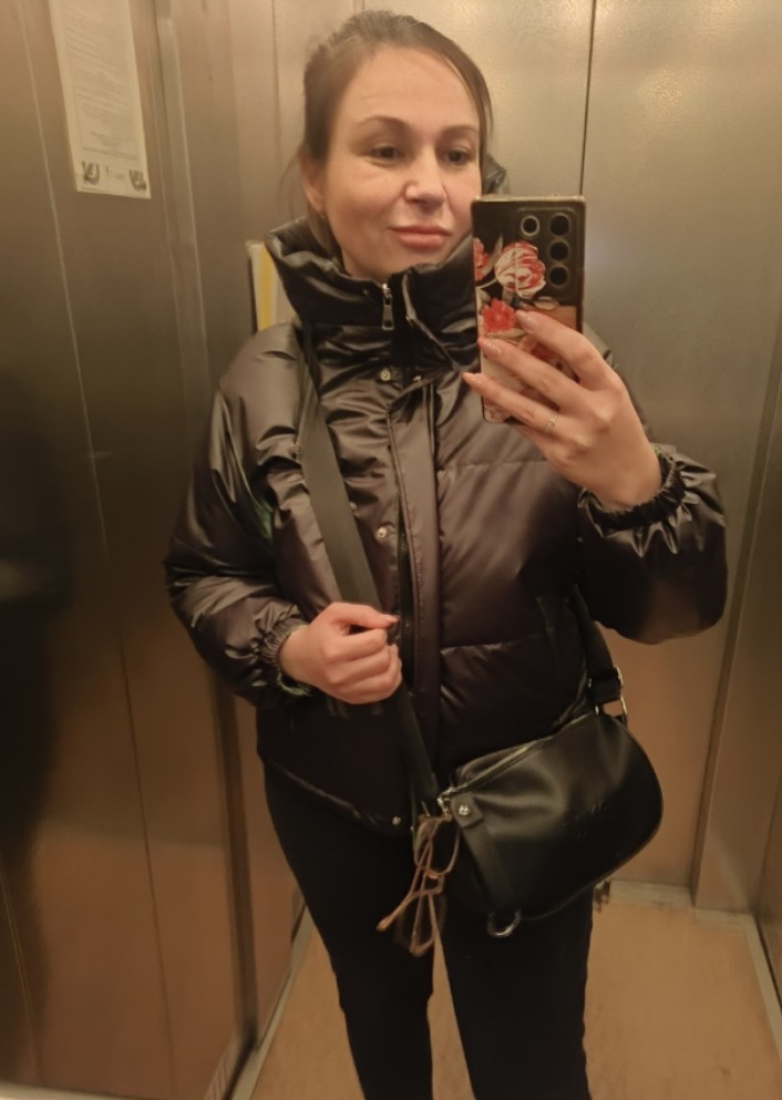 Фото автора. На первый взгляд - кажется обычной темной курткой 