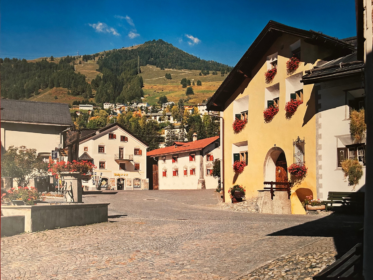 Фотография автора с той самой открытки 