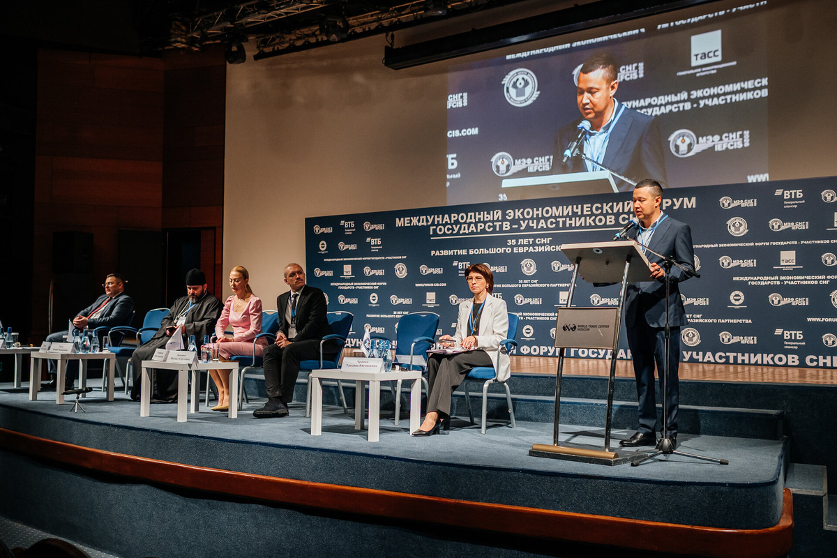    Важными участниками секции стали представители Министерства культуры Кыргызстана, Лиги кинематографистов Казахстана и эксперты из других стран Содружества. Источник: пресс-служба Делового Центра экономического развития СНГ.