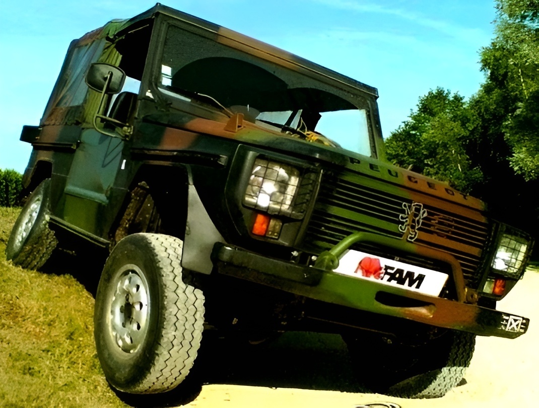 PEUGEOT P4 4x4. Внешний вид внедорожника.