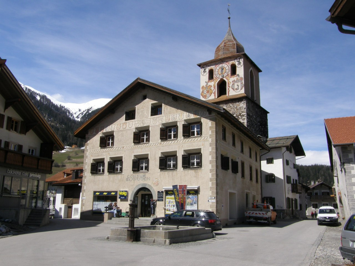 Дорфплац  – главная деревенская площадь. Фото автора 