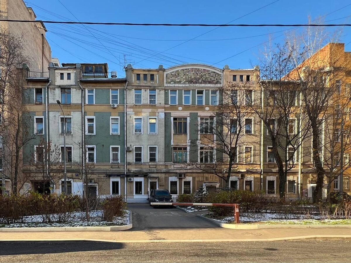 Доходный дом П.К.Такке. Подсосенский пер. 8 с.2. 1905, архитектор С.Воскресенский
