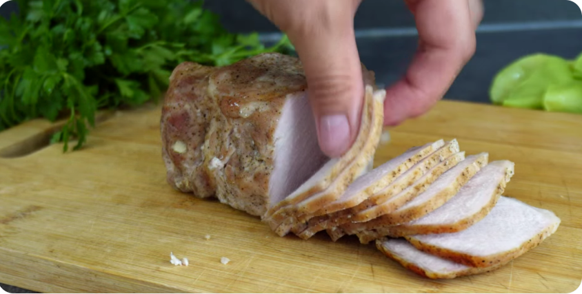 Кто пробуют... без ума от этого рецепта, сразу про колбасу забывают. Не остаётся и крошки от этого вкуснейшего мяса...