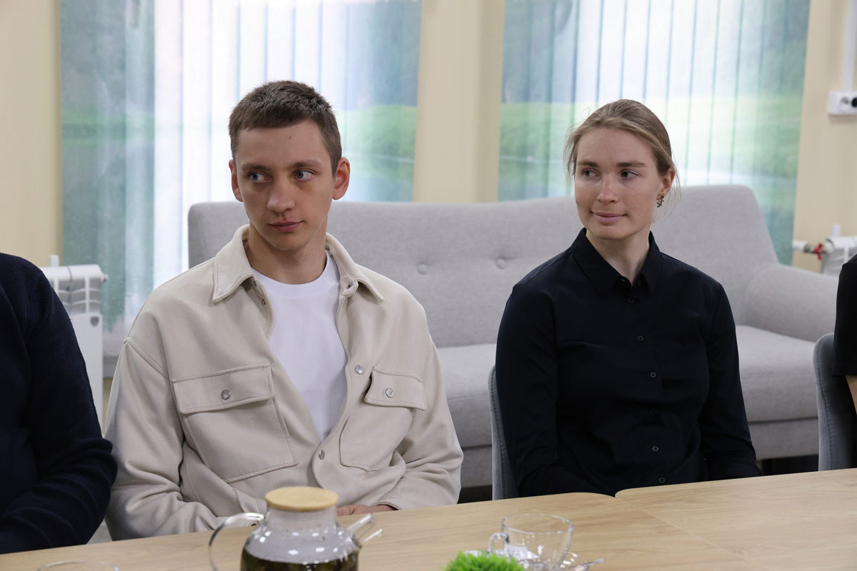    Чемпионы-биатлонисты встретились с жителями Каменска-Уральского