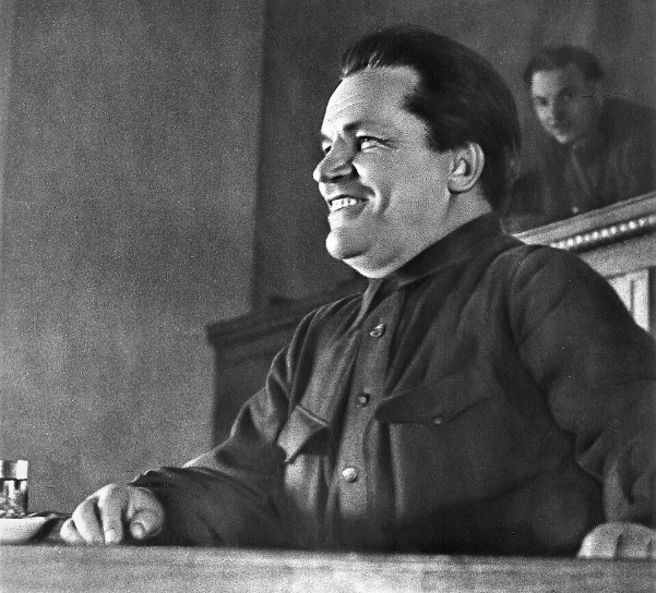 Киров выступает на XVII съезде ВКП(б). Москва, 1934 год. Фото М. Калашникова
