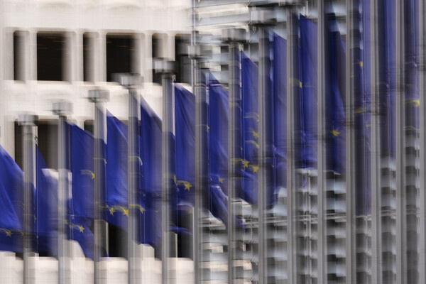 Virginia Mayo/AP   📷