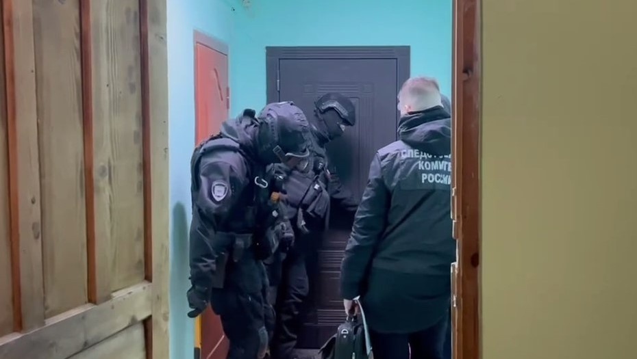    Оперативные мероприятия по задержанию фигурантов уголовного дела о взятках и злоупотреблениях в администрации Приозерского района Ленобласти. Автор фото: СУ СК России по Ленинградской области.