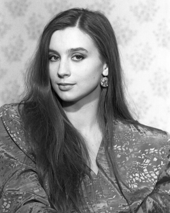 Екатерина Стриженова рано потеряла отца.